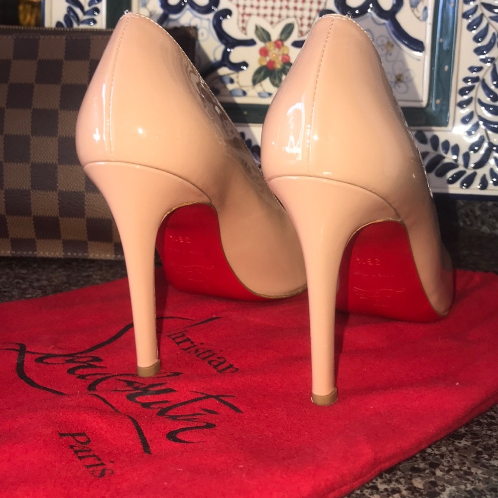 Louboutin Simple Patent Red Sole Pump. 😍👠